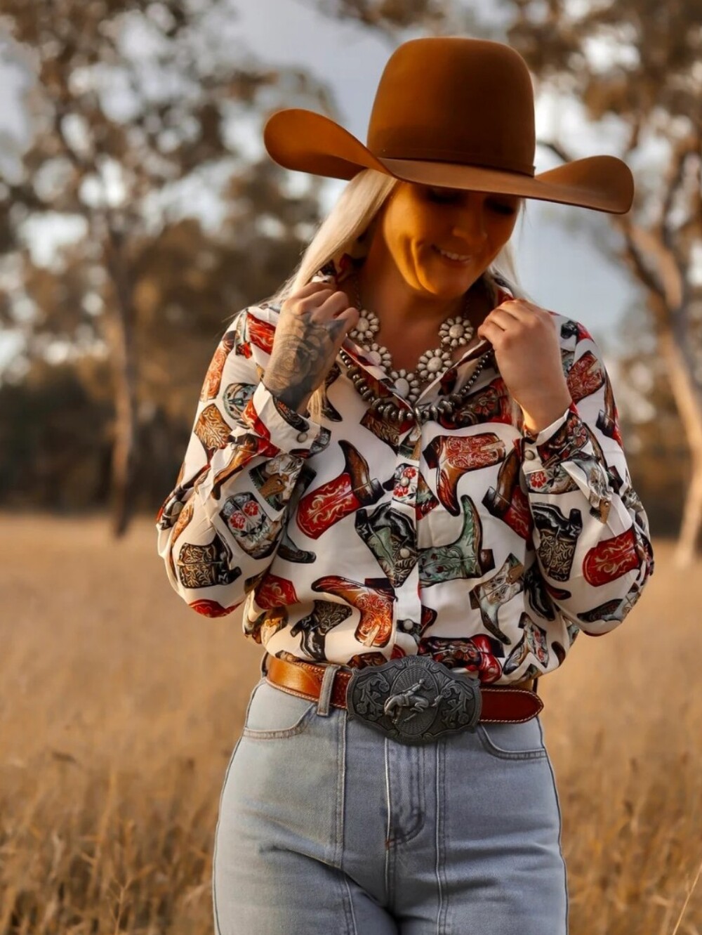 Fashion Express NWT Boot Scootin’ Boujee Blouse Western Cowboy Boot Print Top - Picture 5 of 15